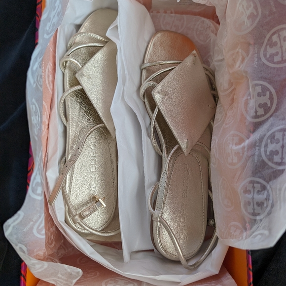 Tory Burch Spark gold, diamond patch sandal - Picture 4 of 4